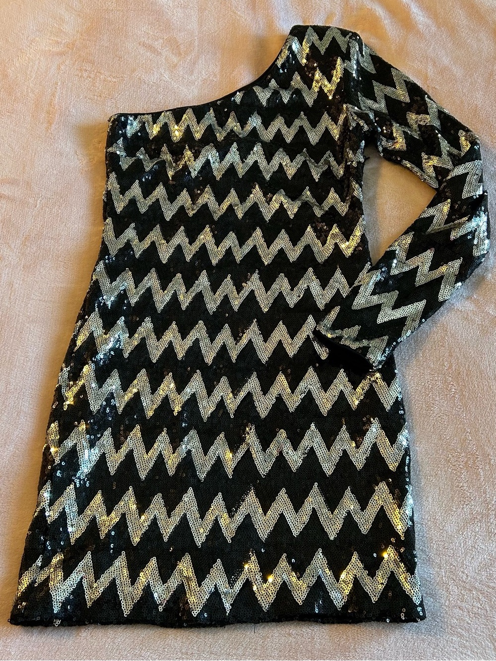 Bebe black silver chevron sequined one shoulder bodycon cocktail dress size S